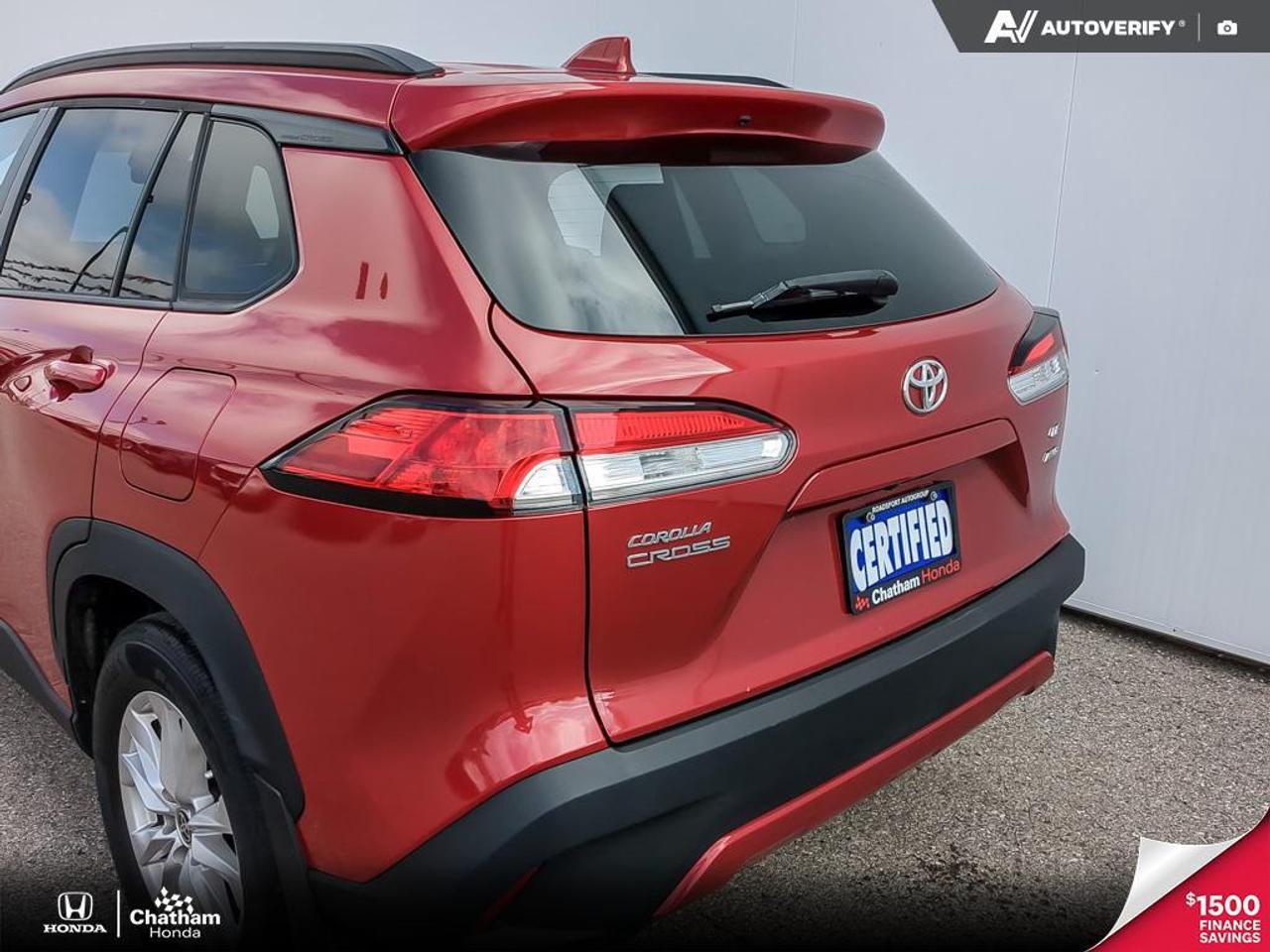 2022 Toyota Corolla Cross LE AWD Photo