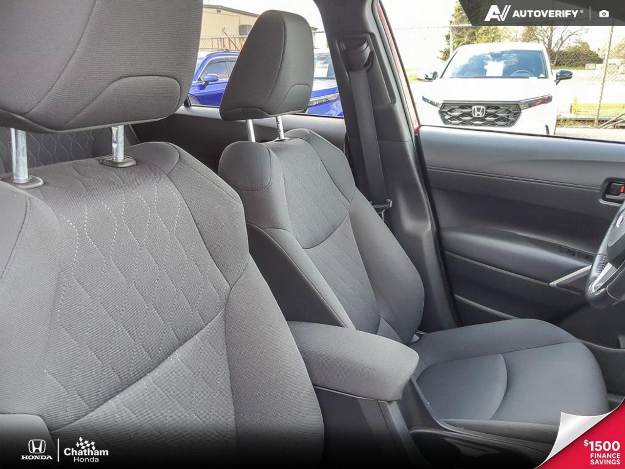 2022 Toyota Corolla Cross LE AWD Photo
