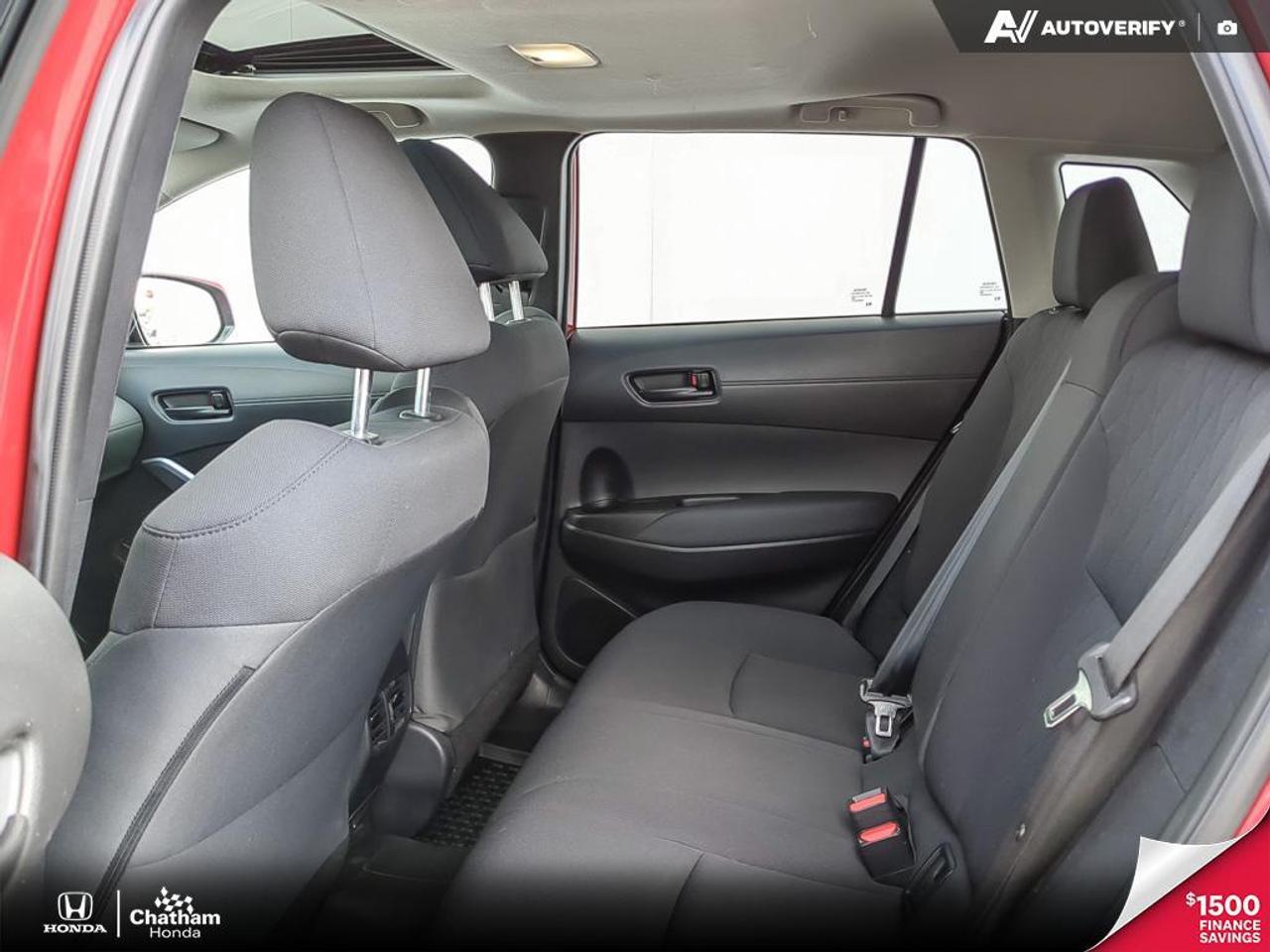 2022 Toyota Corolla Cross LE AWD Photo