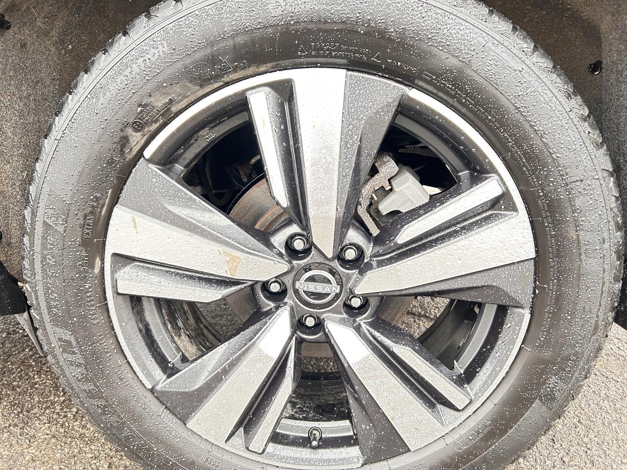 2023 Nissan Rogue Platinum Photo4
