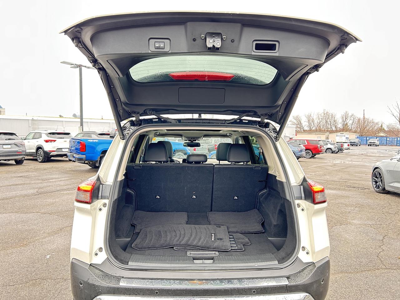 2023 Nissan Rogue Platinum Photo