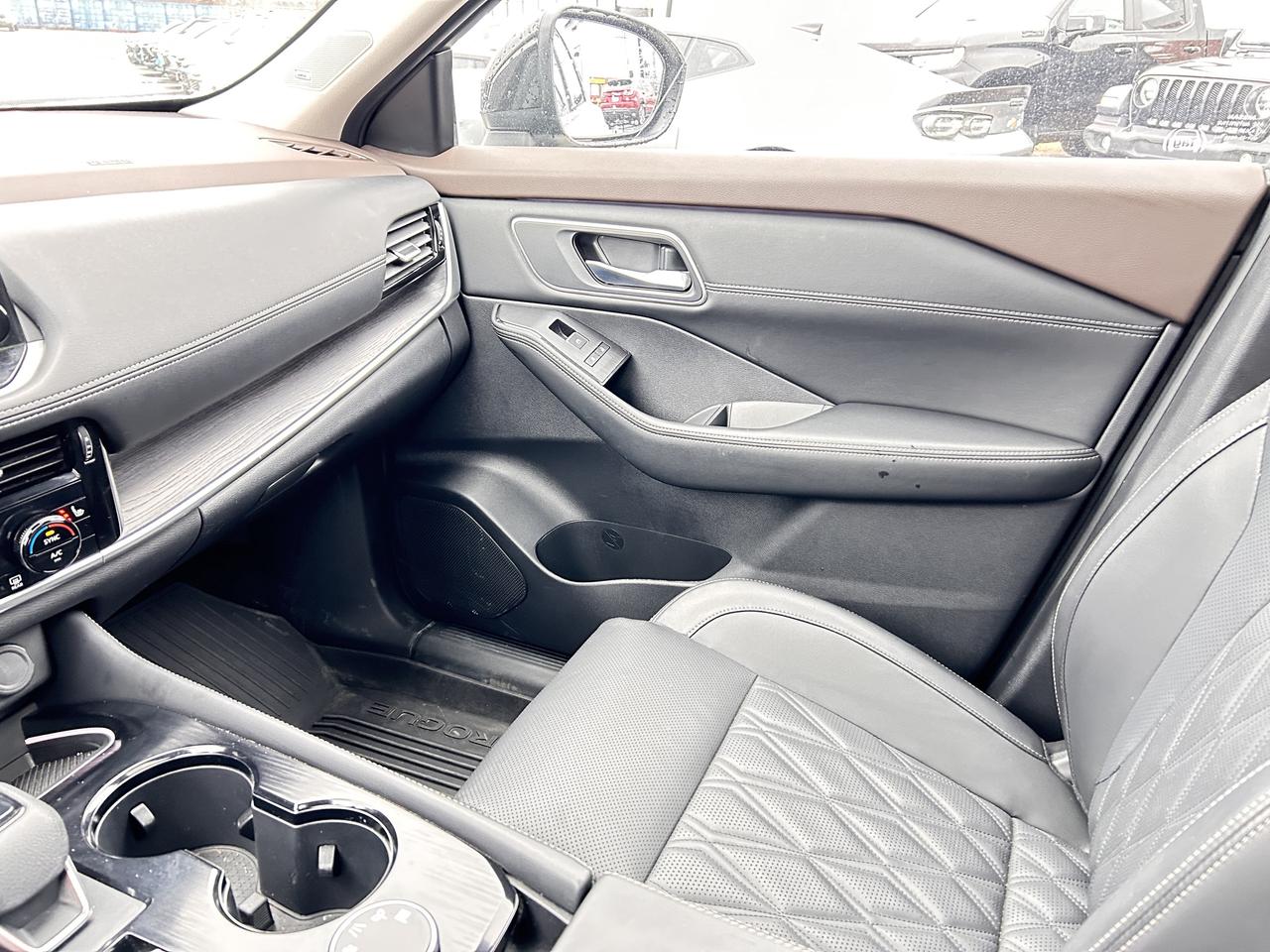 2023 Nissan Rogue Platinum Photo