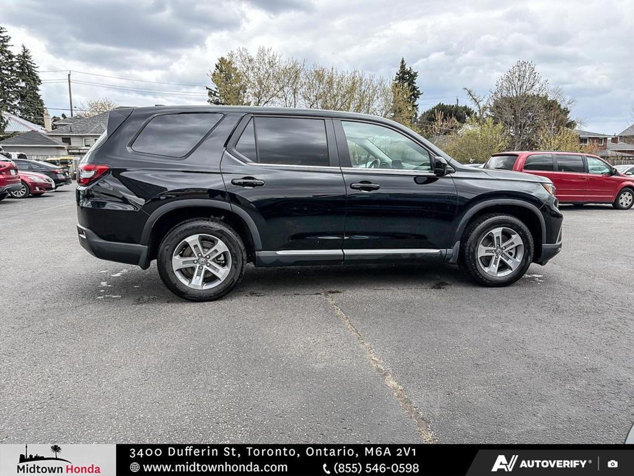 2025 Honda Pilot CPO   LESS THAN 10,000 KM   LEATHER INTERIOR   7 Photo