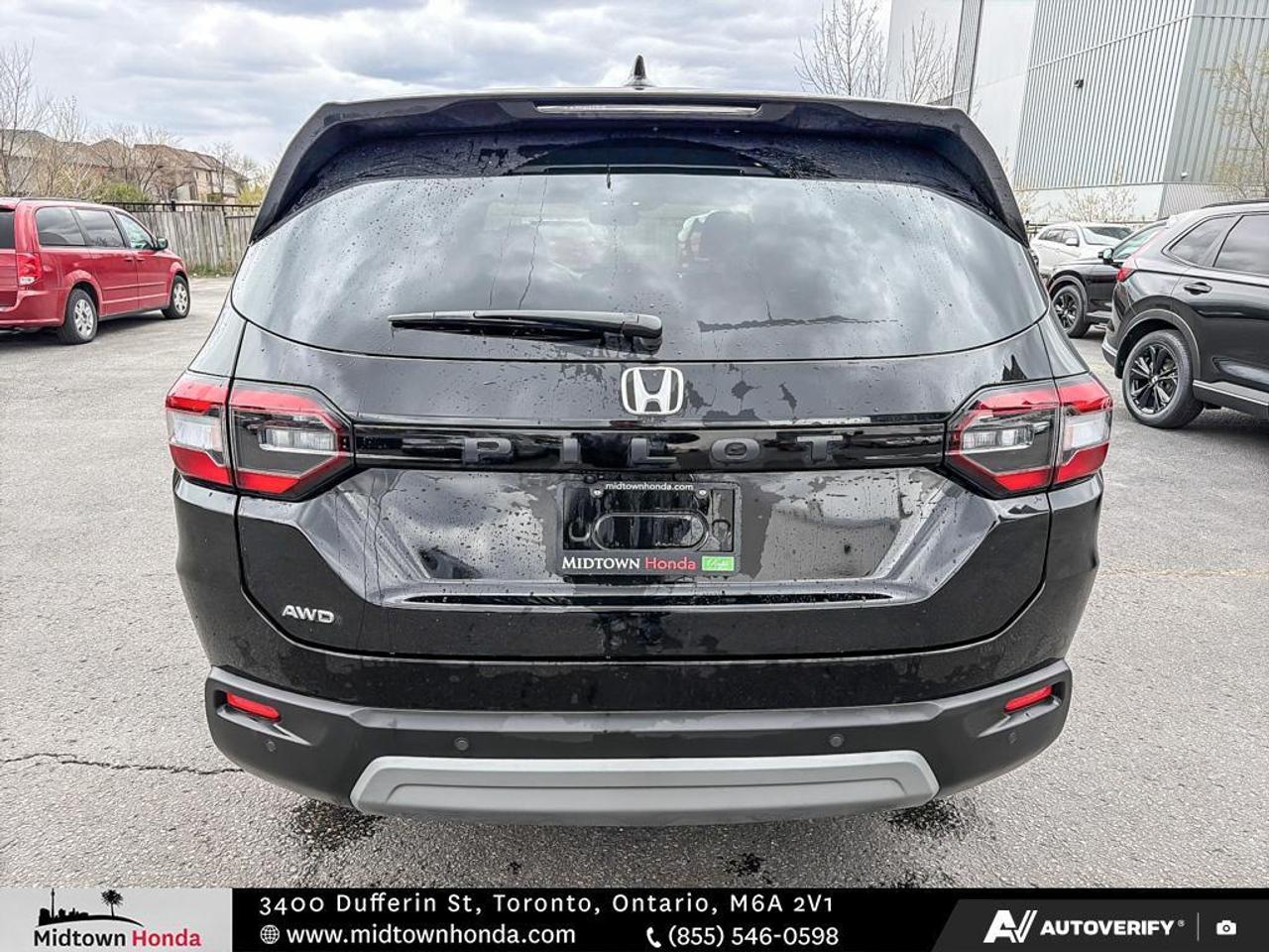 2025 Honda Pilot CPO   LESS THAN 10,000 KM   LEATHER INTERIOR   7 Photo
