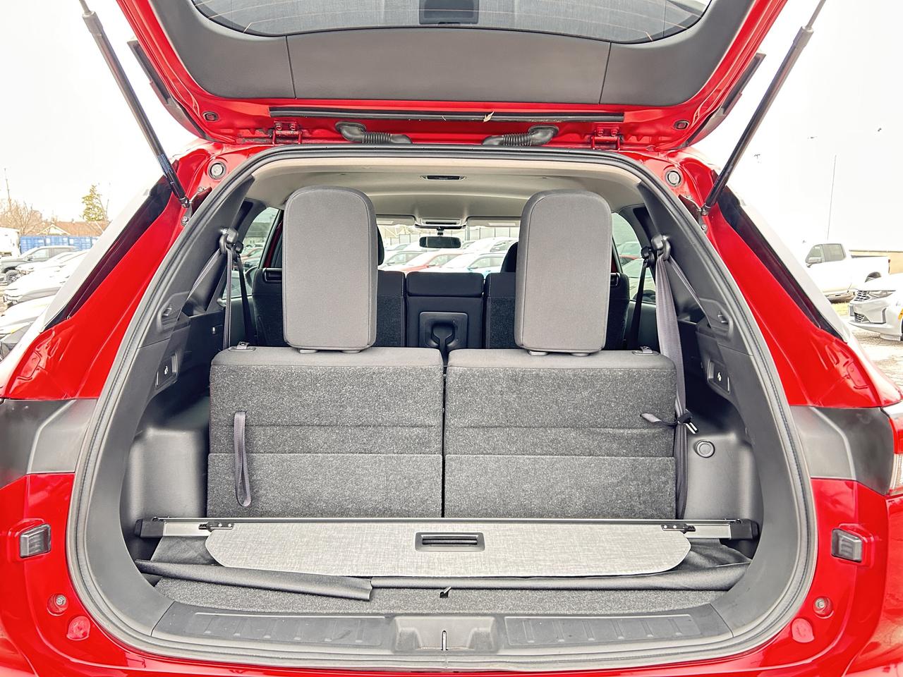 2022 Mitsubishi Outlander ES Photo