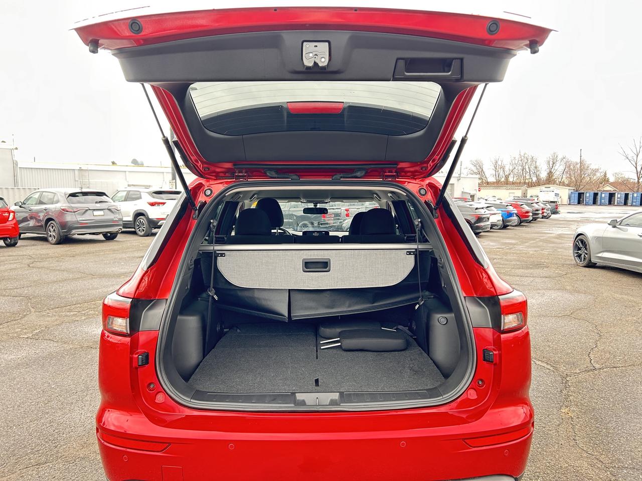 2022 Mitsubishi Outlander ES Photo