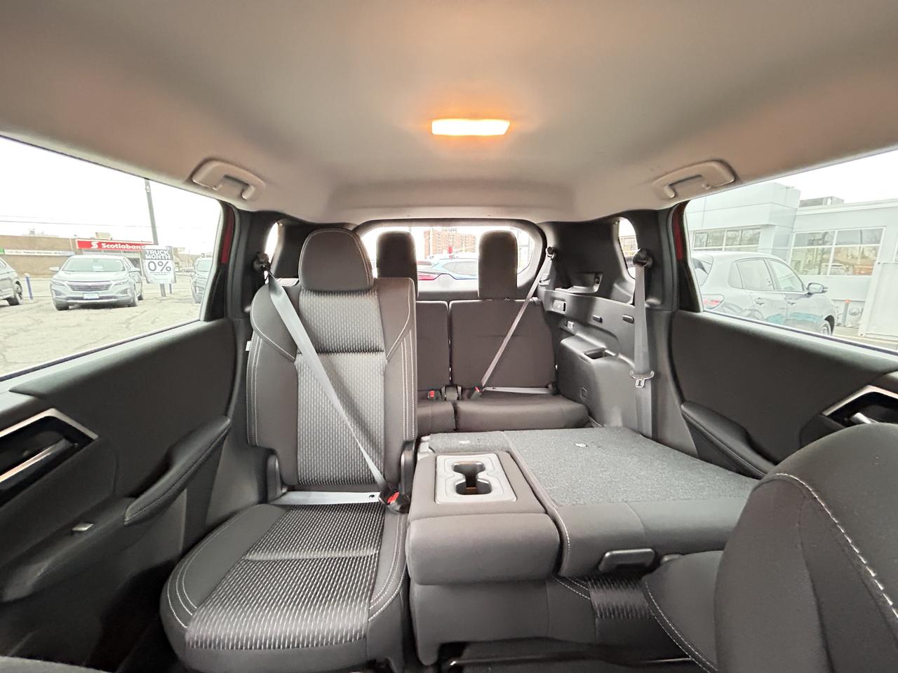 2022 Mitsubishi Outlander ES Photo