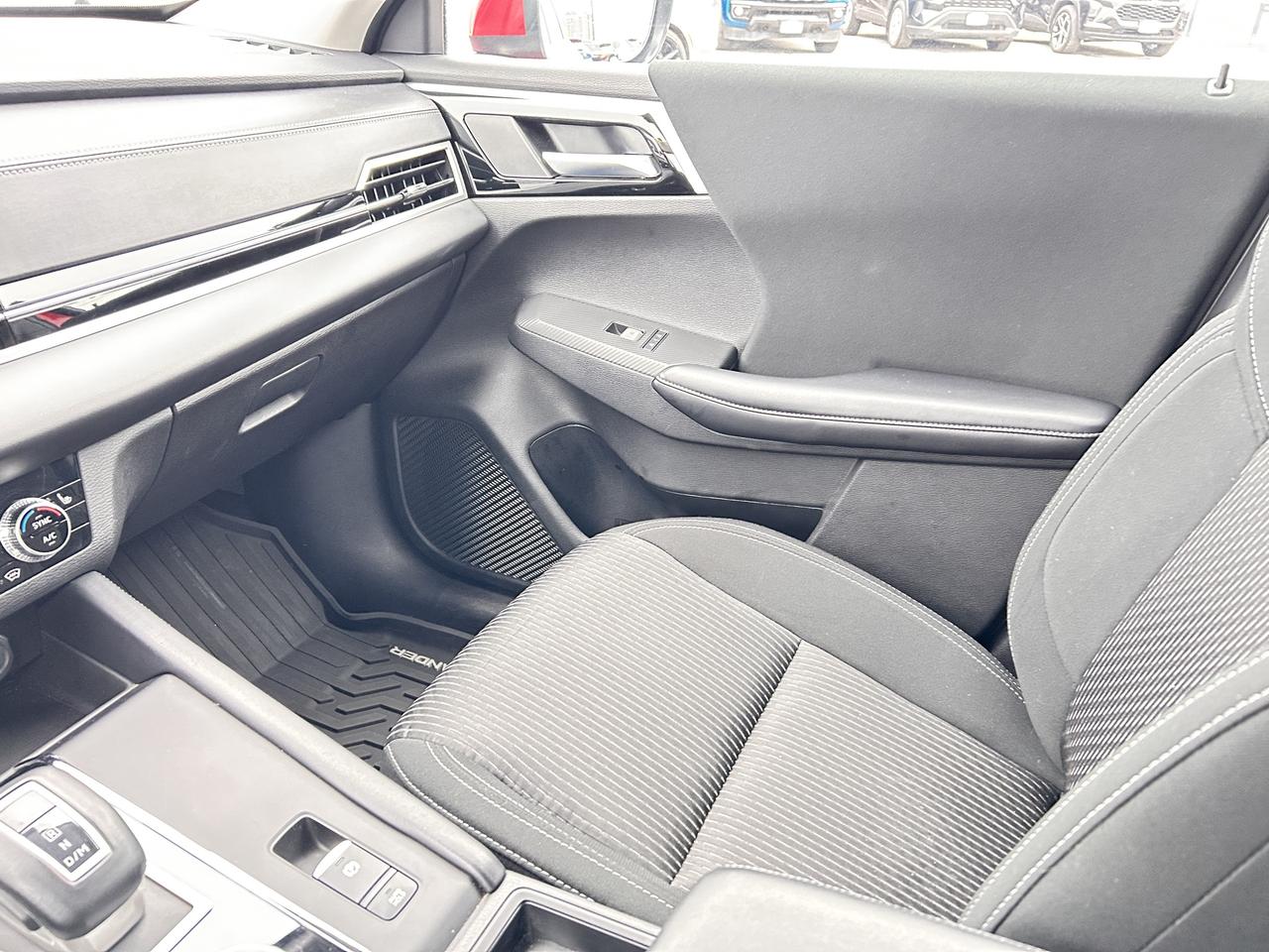 2022 Mitsubishi Outlander ES Photo