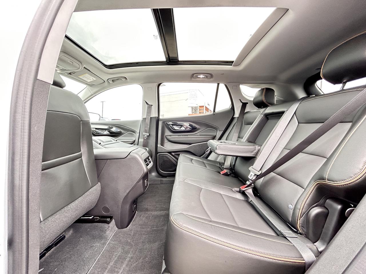 2024 GMC Terrain SLT AWD Photo