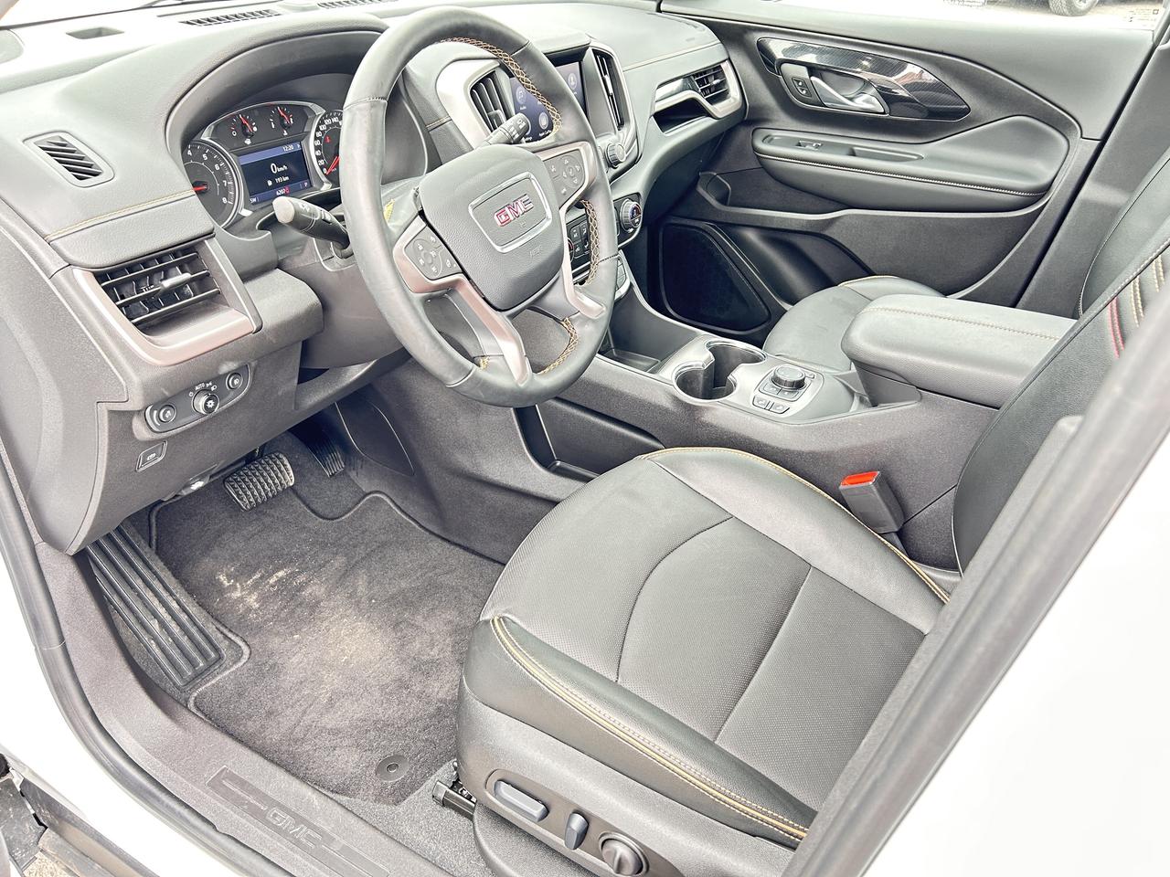 2024 GMC Terrain SLT AWD Photo