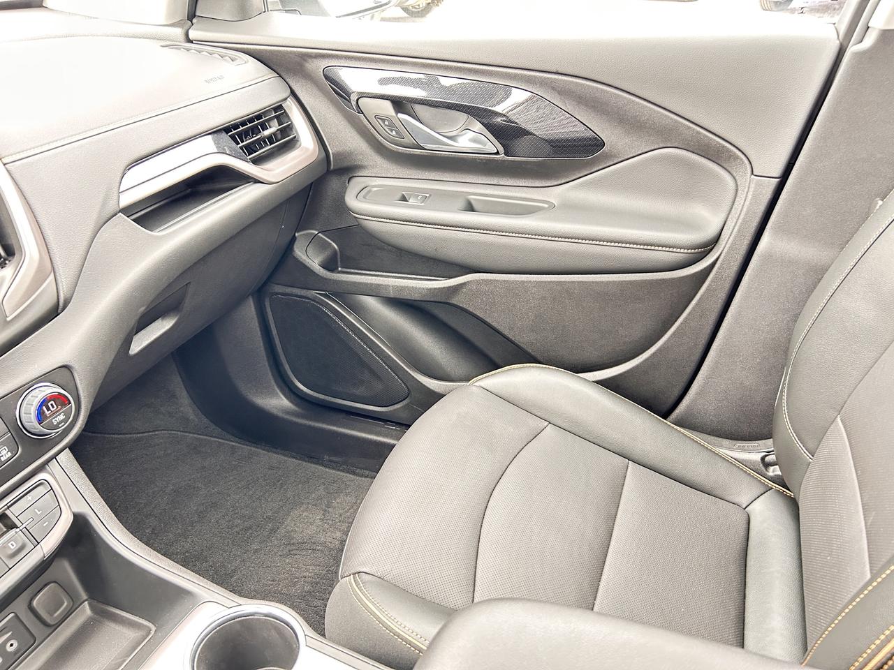 2024 GMC Terrain SLT AWD Photo