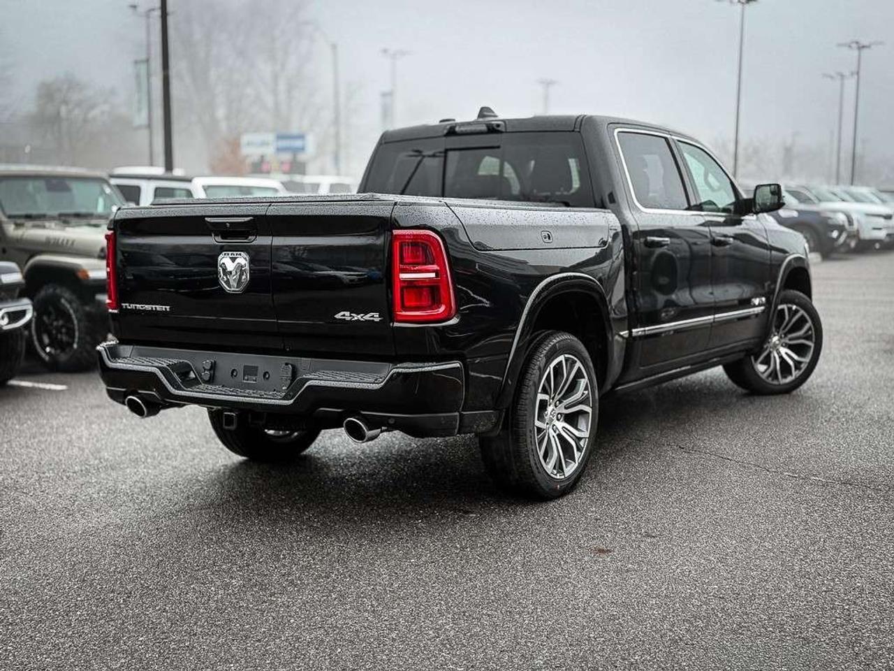 2026 RAM 1500 Tungsten   CREW   PANO ROOF   KLIPSCH AUDIO   MASSAGE SEATING   MULTI-FUNCTION TAILGATE Photo5