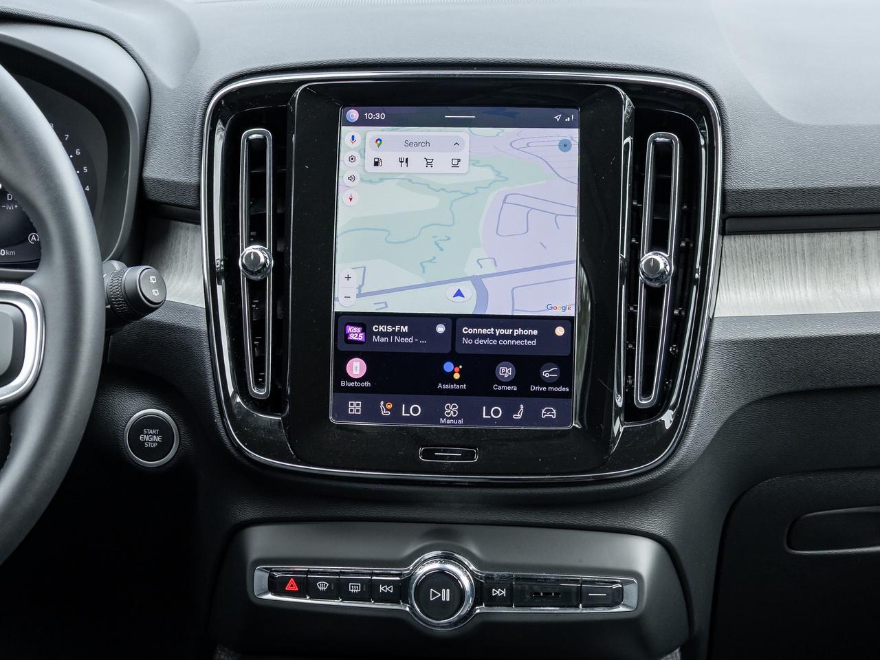2025 Volvo XC40 B5 AWD Core GREAT VALUE  FIN RATE 3.49%* UP TO 84M Photo