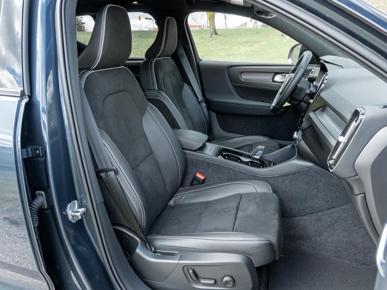 2022 Volvo XC40 Recharge Pure Electric P8 eAWD ULTIMATE  3.49%* UP TO 84 MONTH  CPO Photo