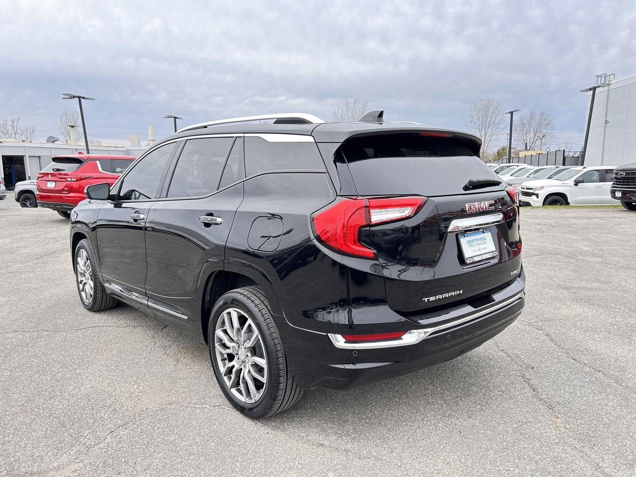 2022 GMC Terrain DENALI AWD Photo3