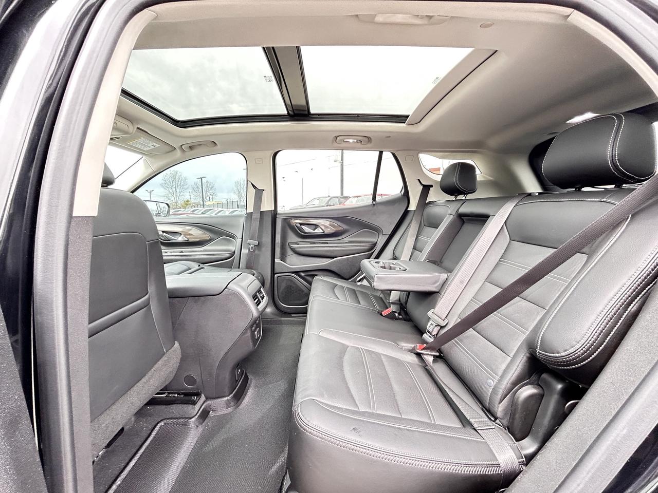 2022 GMC Terrain DENALI AWD Photo