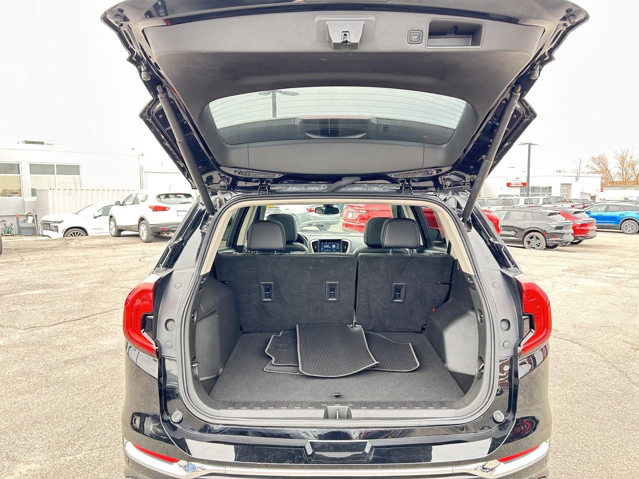 2022 GMC Terrain DENALI AWD Photo