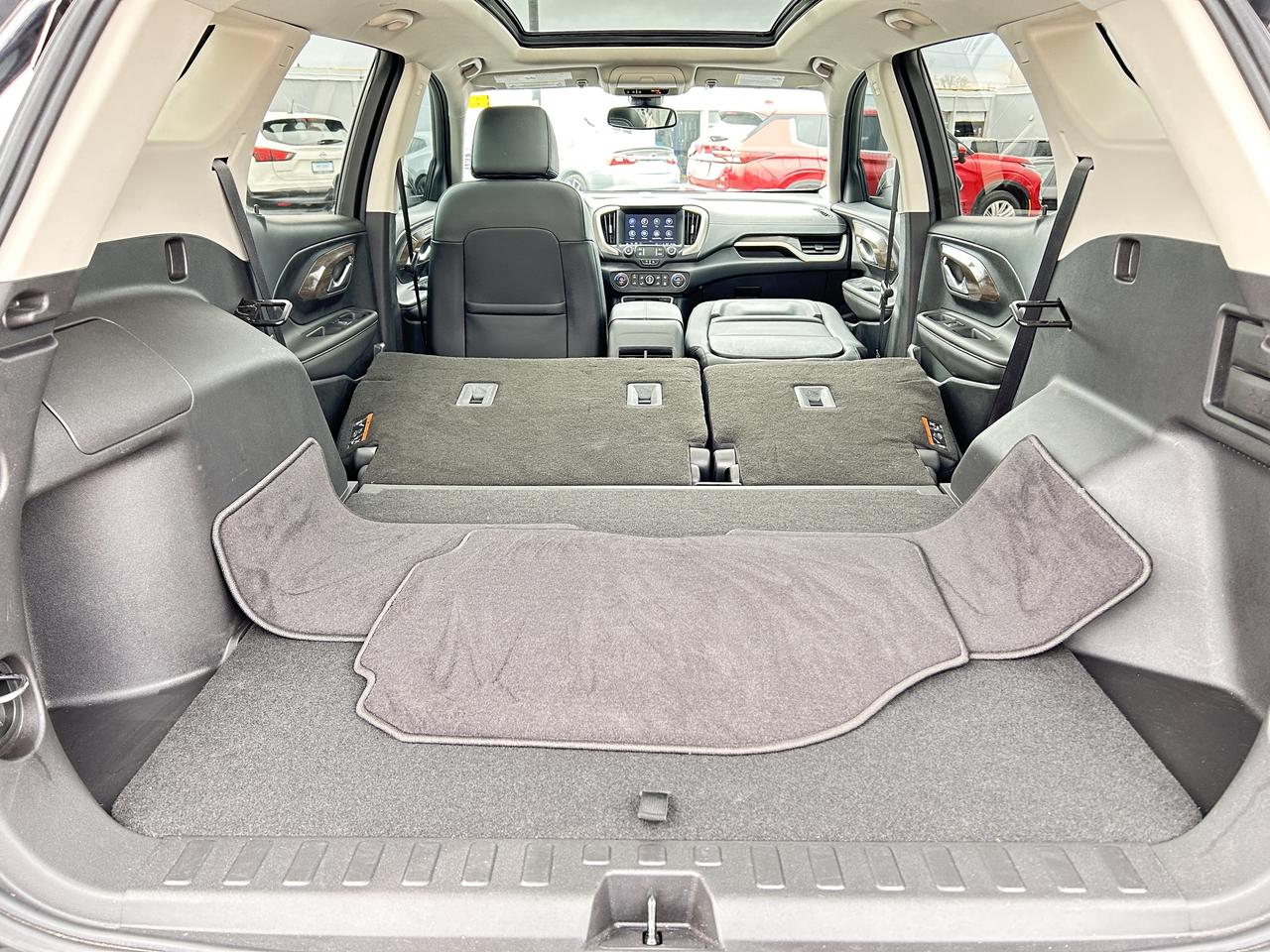2022 GMC Terrain DENALI AWD Photo