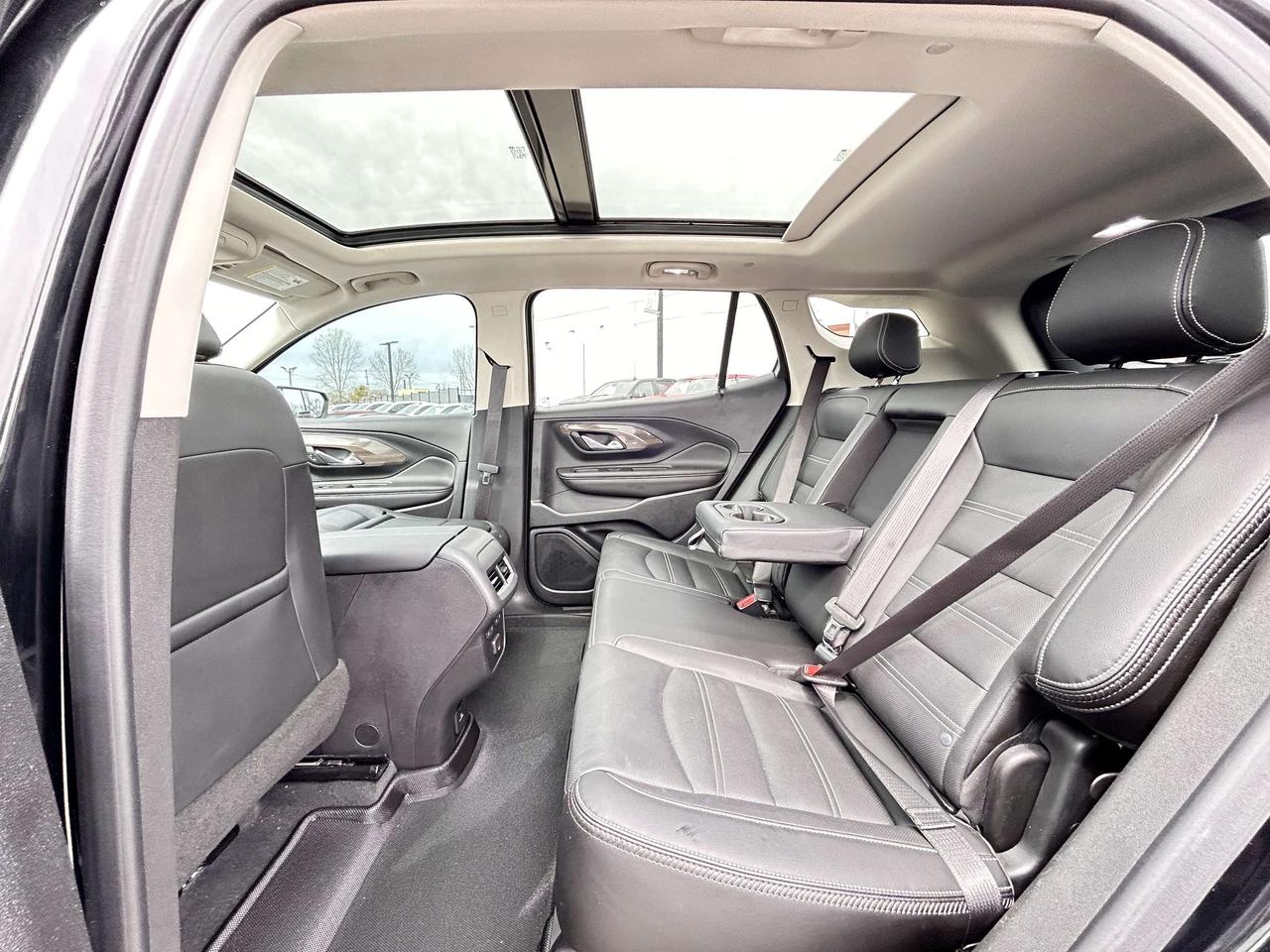 2022 GMC Terrain DENALI AWD Photo