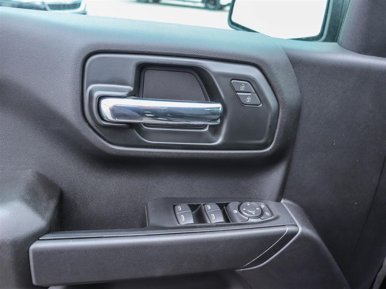 2026 GMC Sierra 1500 Crew Cab Short Box 4-Wheel Drive Pro Photo