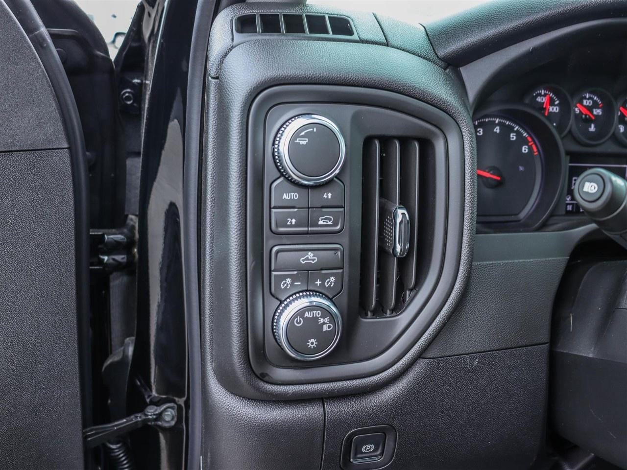 2026 GMC Sierra 1500 Crew Cab Short Box 4-Wheel Drive Pro Photo