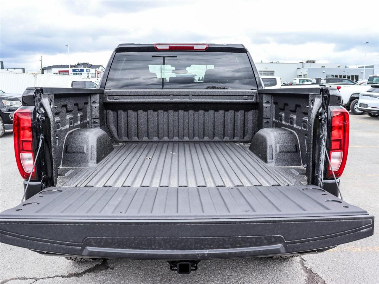2026 GMC Sierra 1500 Crew Cab Short Box 4-Wheel Drive Pro Photo