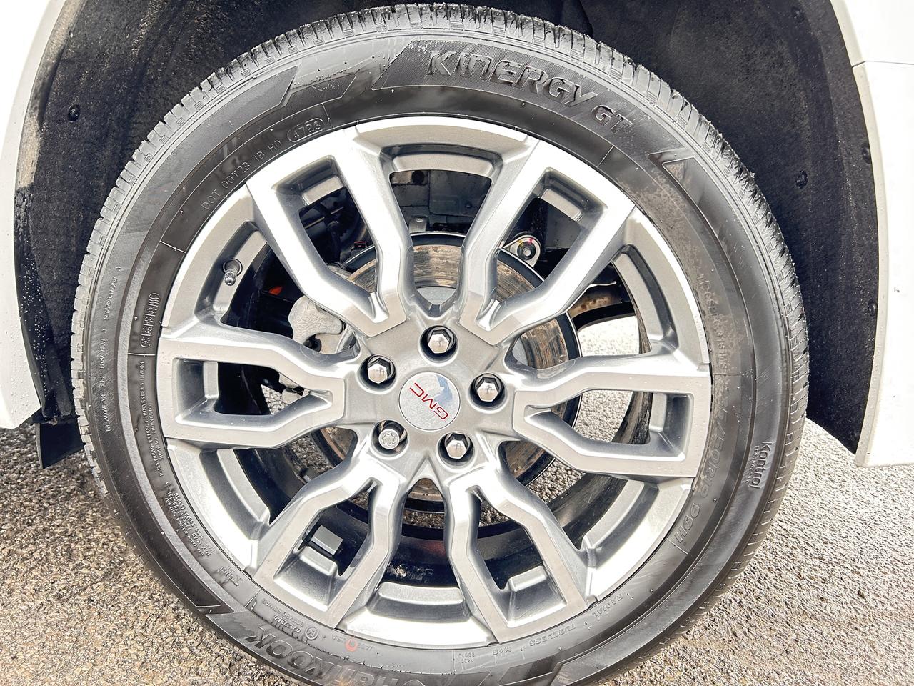 2024 GMC Terrain DENALI AWD Photo3