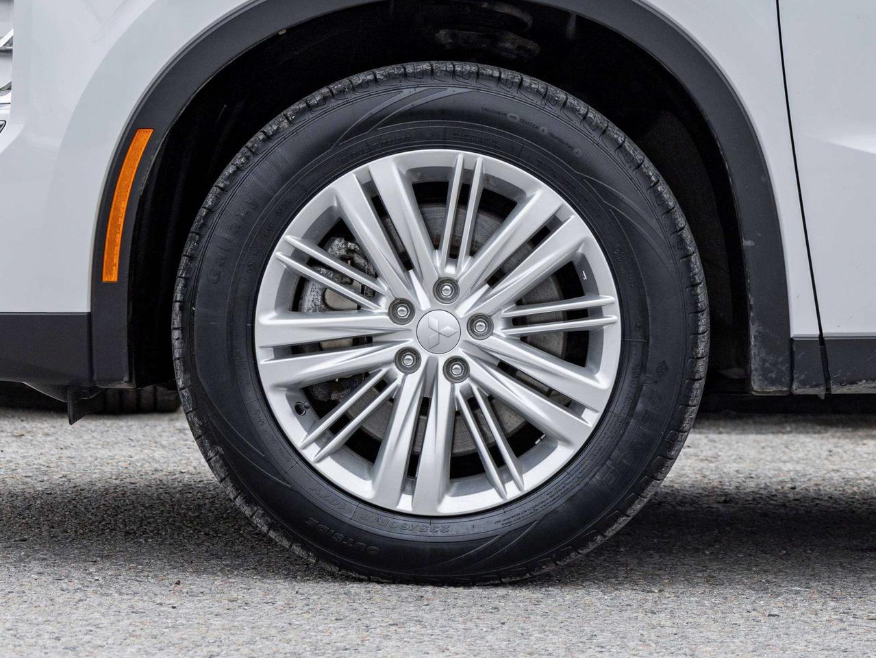 2023 Mitsubishi Outlander ES S-AWC CPO FINANCE RATES FOR AS LOW AS 0.90% Photo
