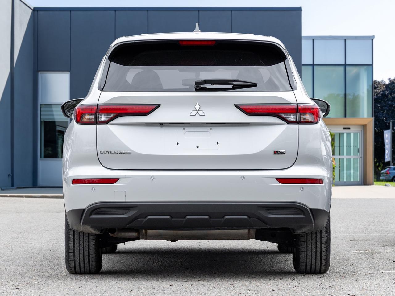 2023 Mitsubishi Outlander ES S-AWC CPO FINANCE RATES FOR AS LOW AS 0.90% Photo