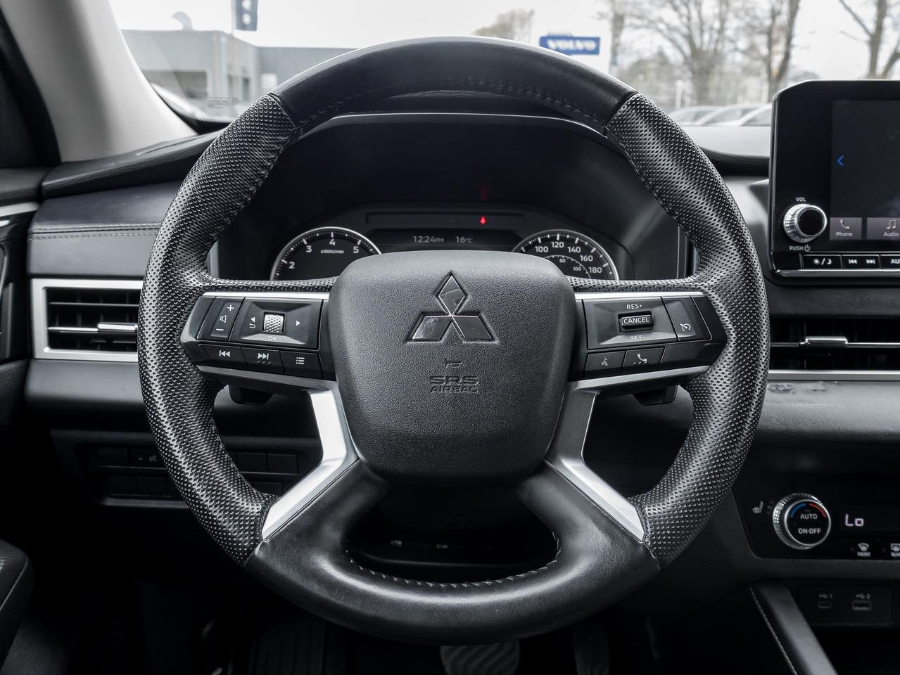 2023 Mitsubishi Outlander ES S-AWC CPO FINANCE RATES FOR AS LOW AS 0.90% Photo
