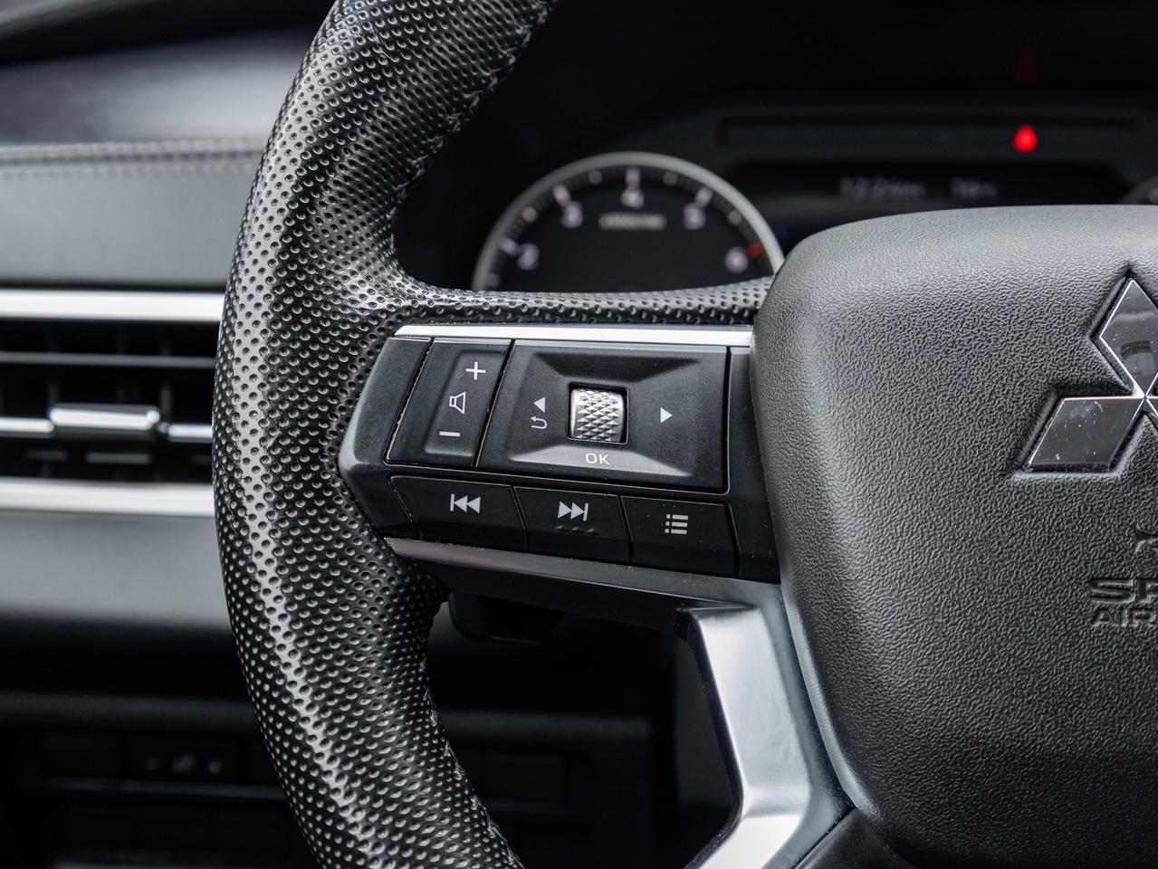 2023 Mitsubishi Outlander ES S-AWC CPO FINANCE RATES FOR AS LOW AS 0.90% Photo