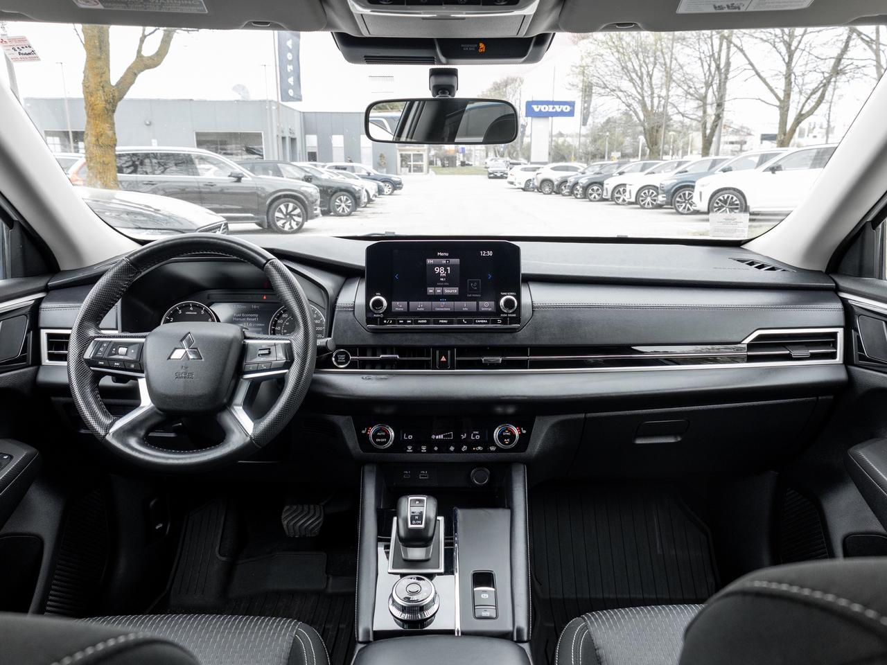 2023 Mitsubishi Outlander ES S-AWC CPO FINANCE RATES FOR AS LOW AS 0.90% Photo