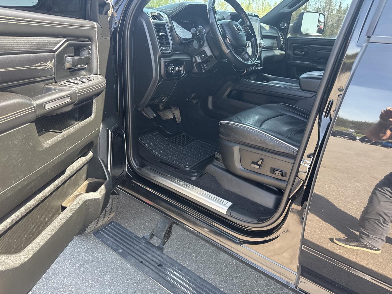 2022 RAM 3500 Limited Photo3