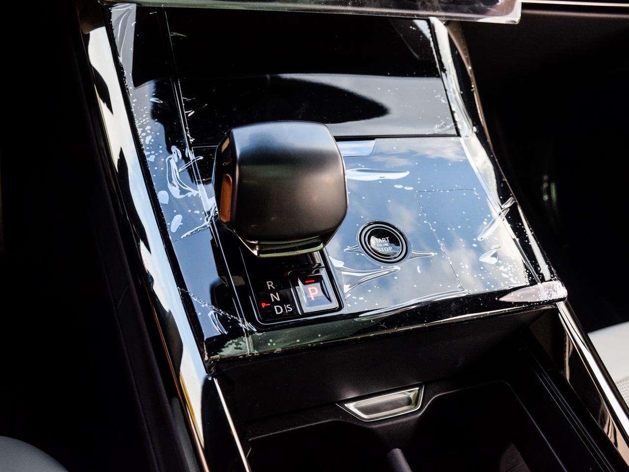 2025 Land Rover Range Rover Sport SV Edition Two Photo