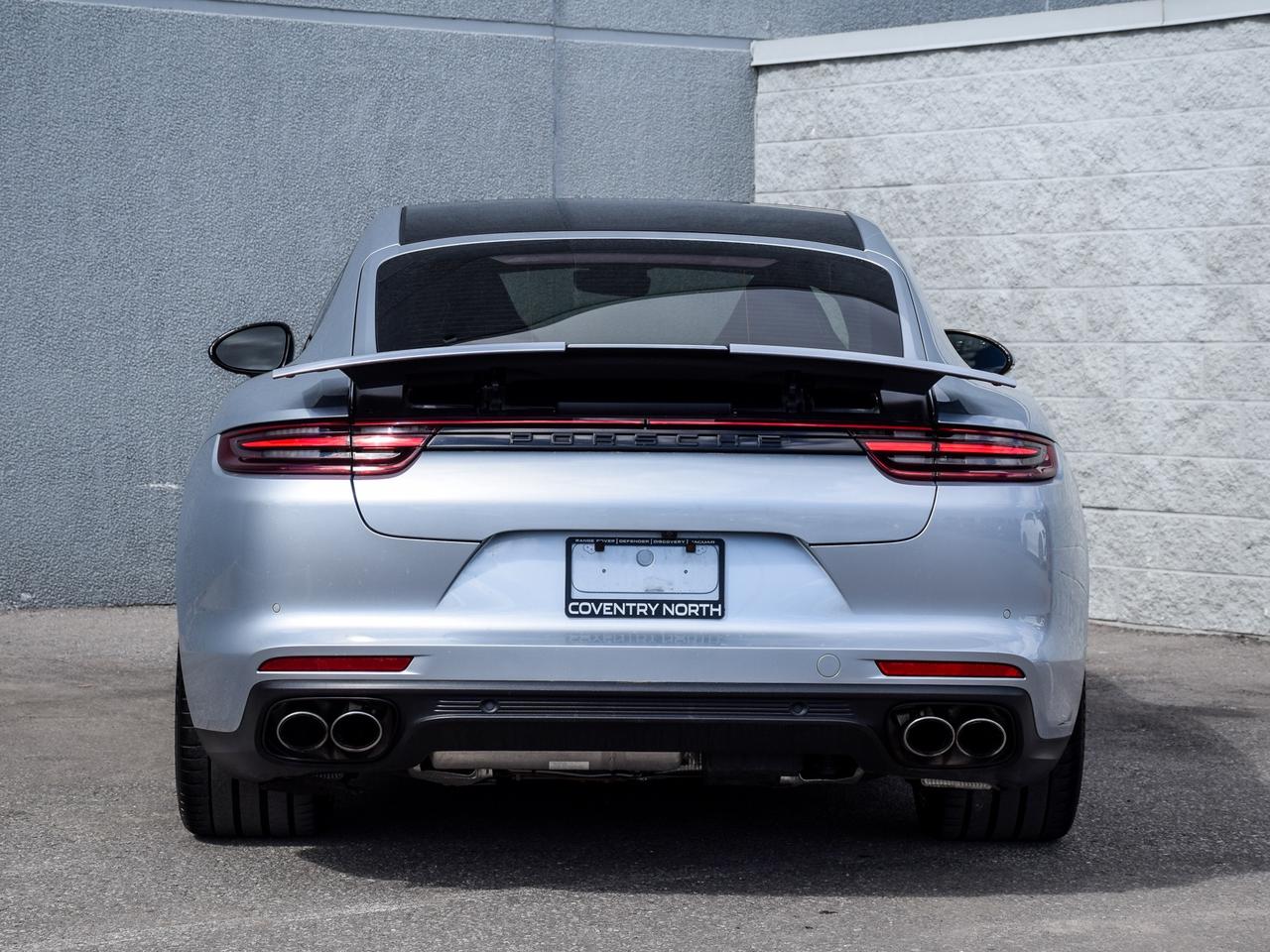 2017 Porsche Panamera Turbo Photo4
