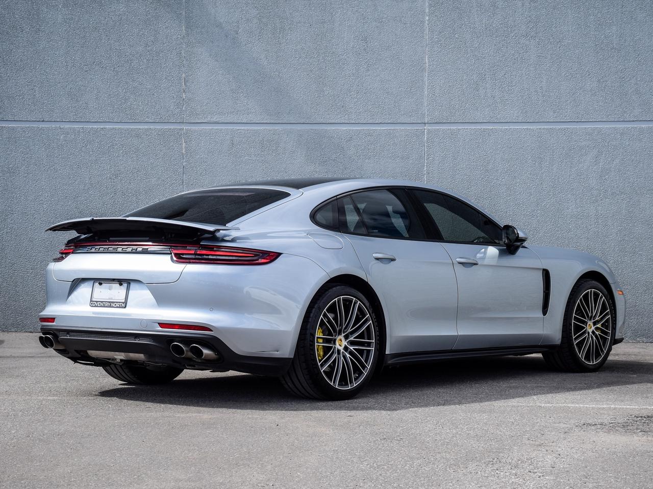 2017 Porsche Panamera Turbo Photo3