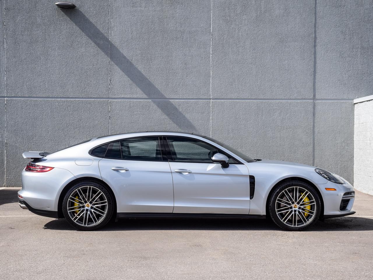 2017 Porsche Panamera Turbo Photo