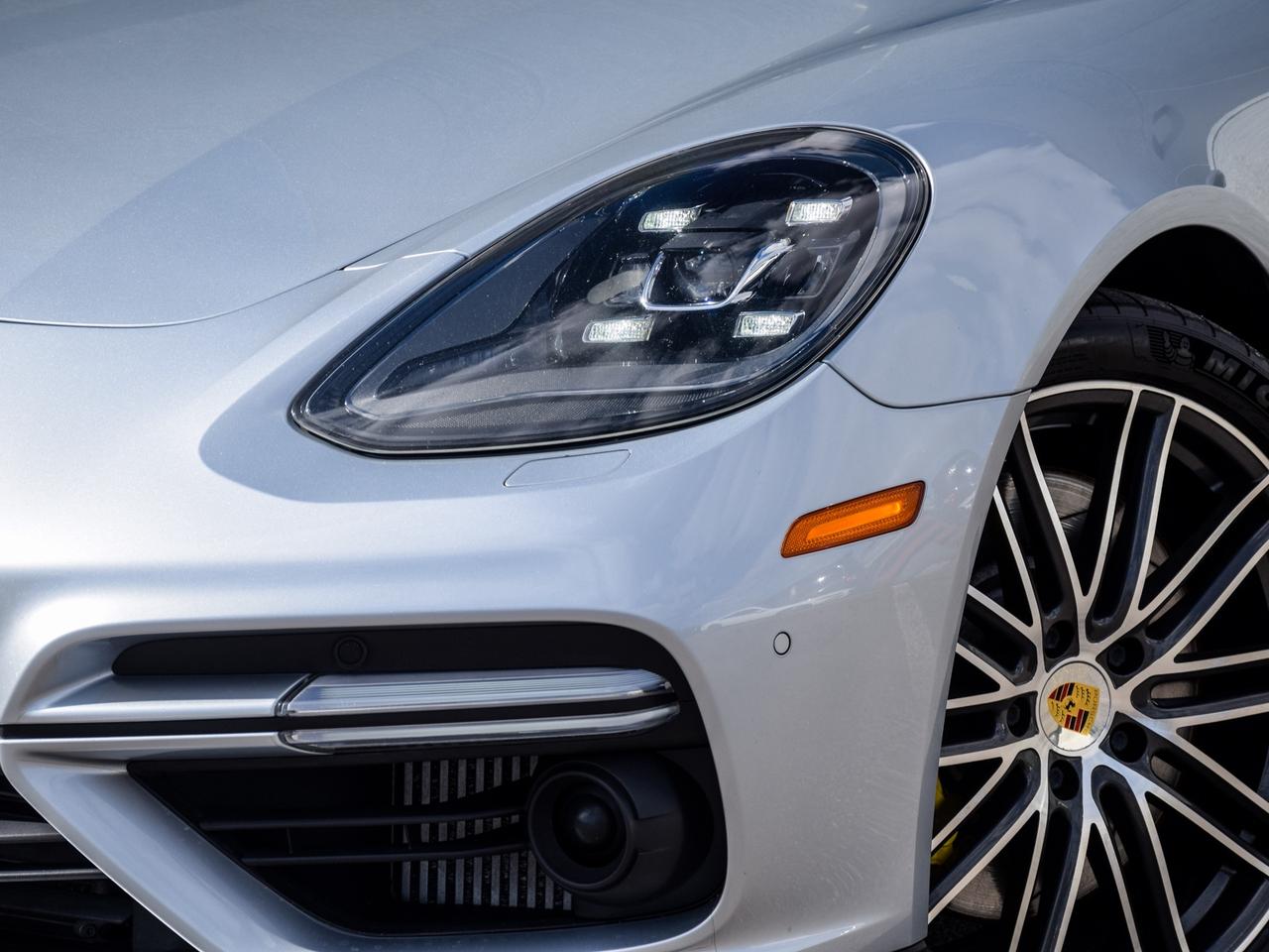 2017 Porsche Panamera Turbo Photo