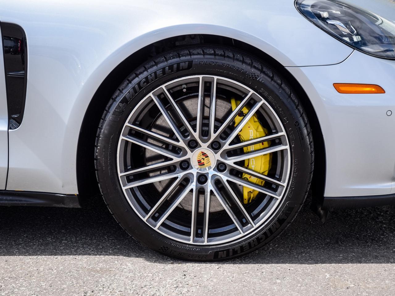 2017 Porsche Panamera Turbo Photo