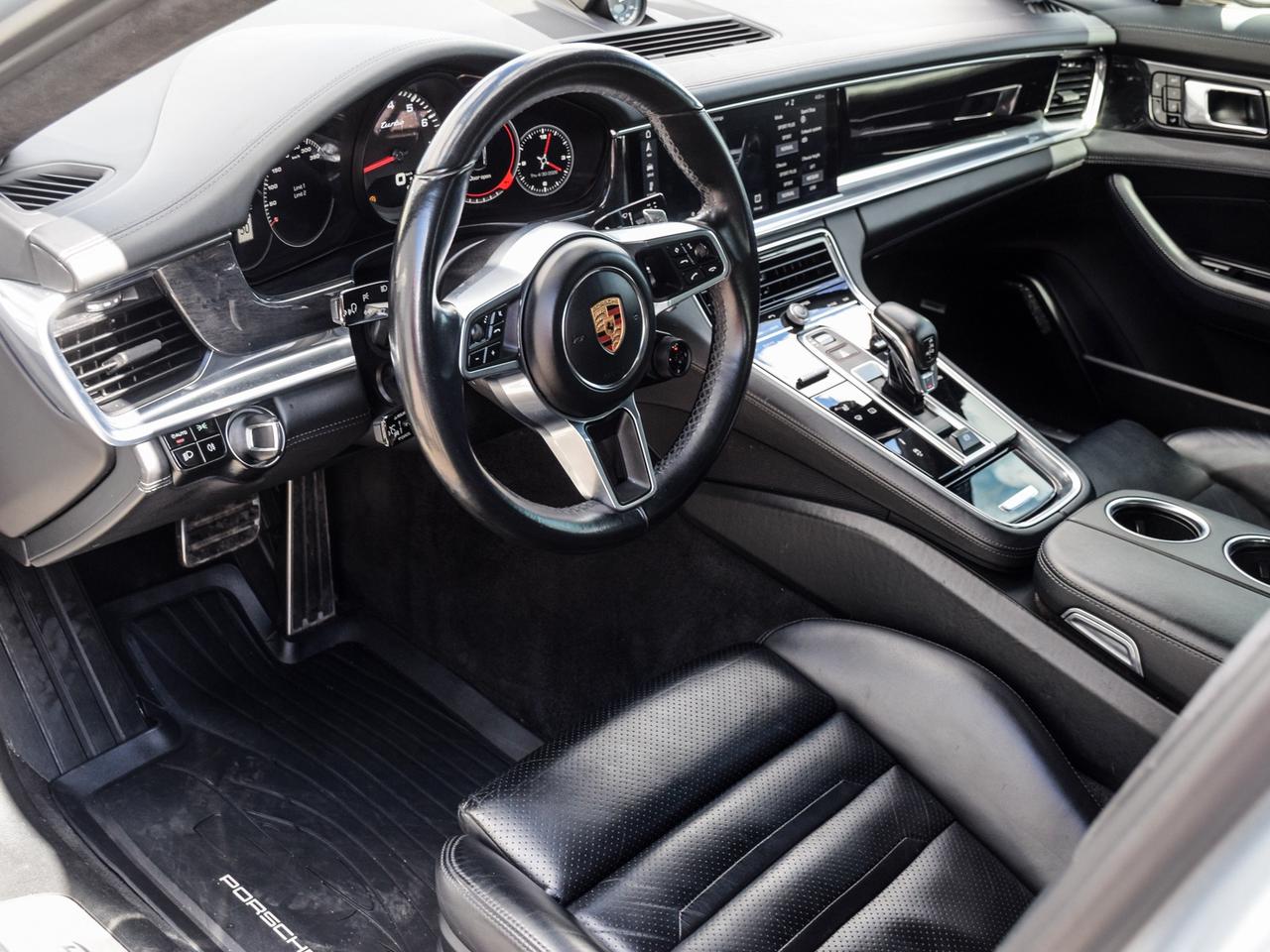 2017 Porsche Panamera Turbo Photo
