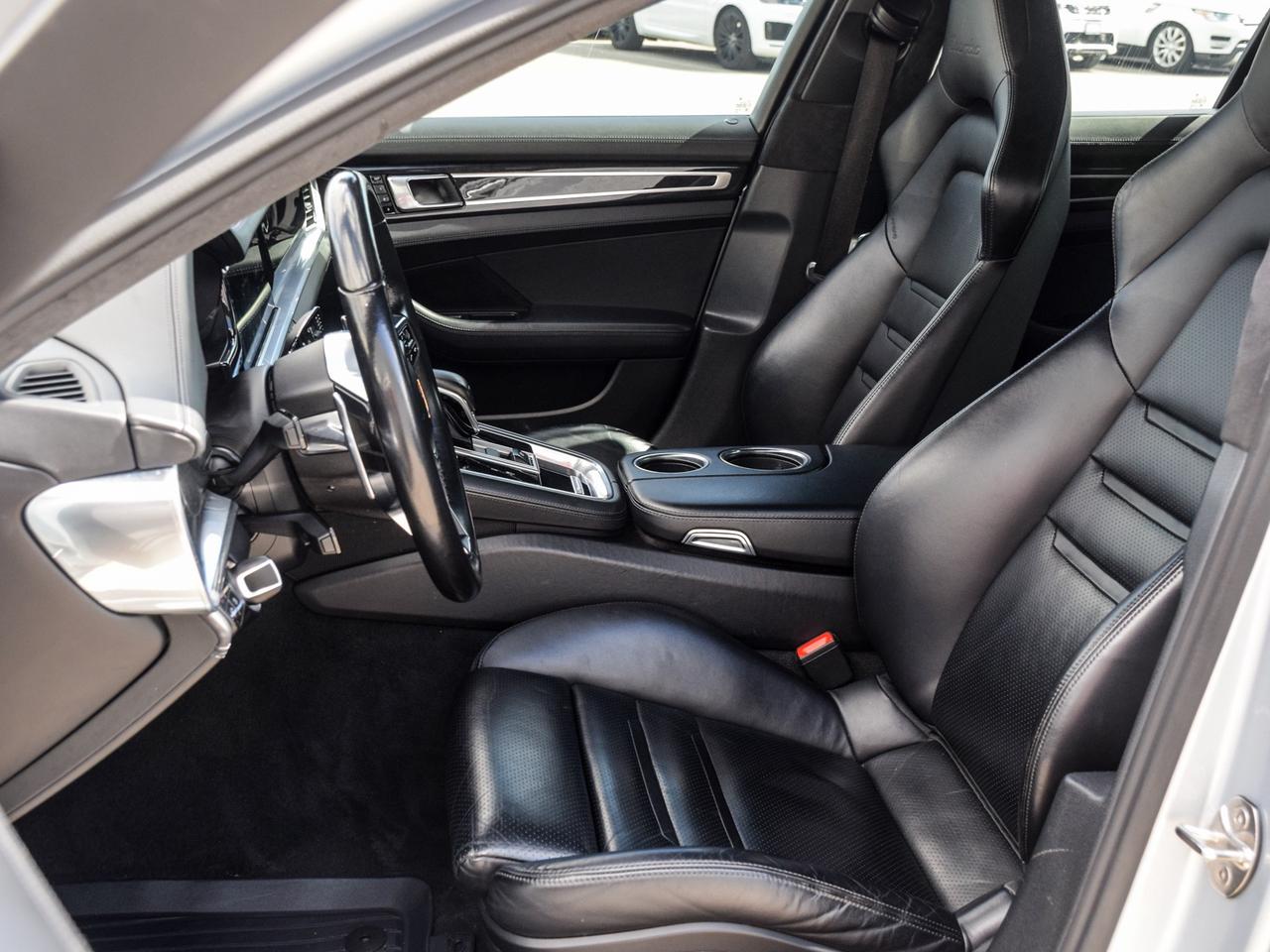 2017 Porsche Panamera Turbo Photo