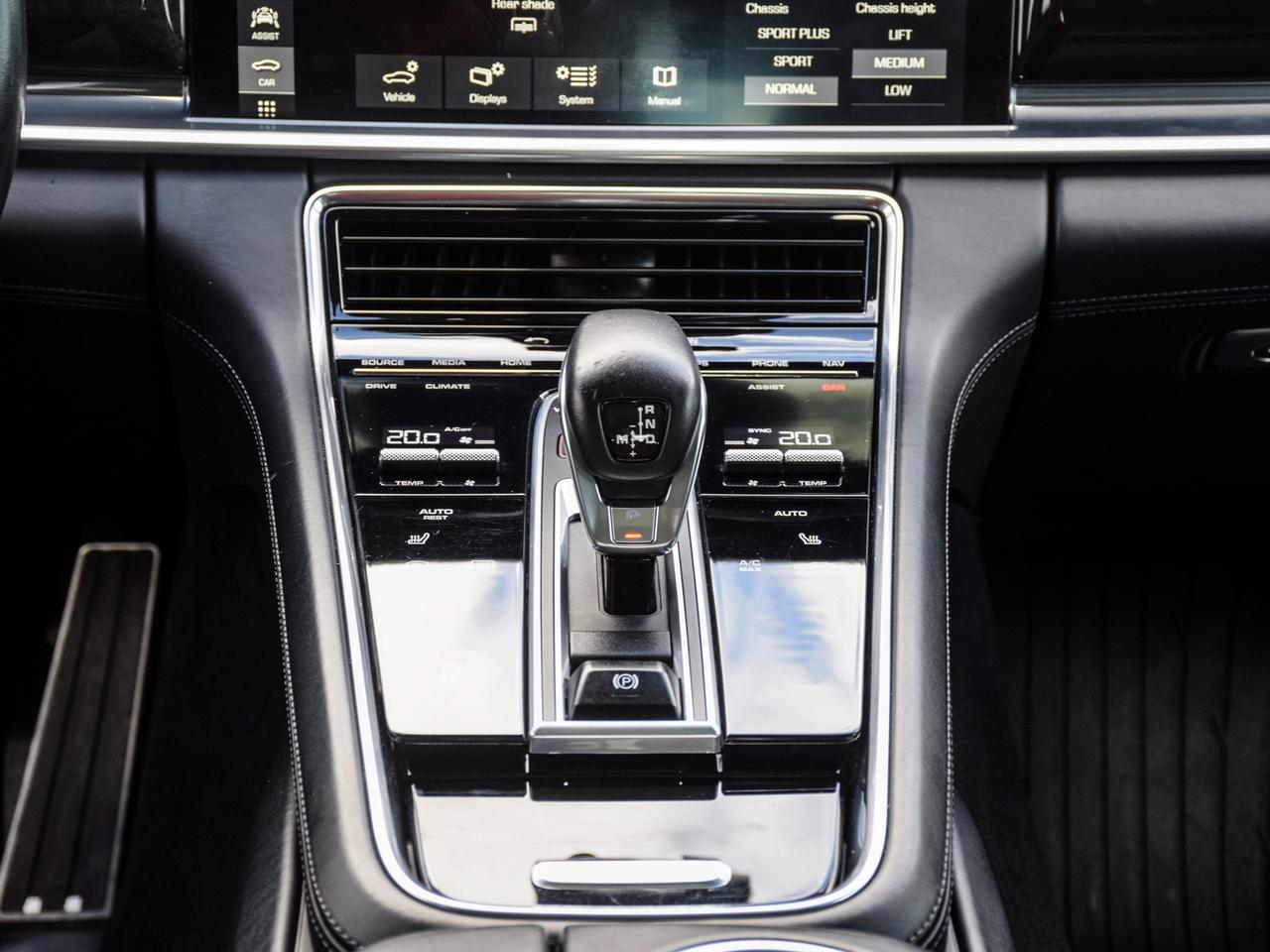 2017 Porsche Panamera Turbo Photo