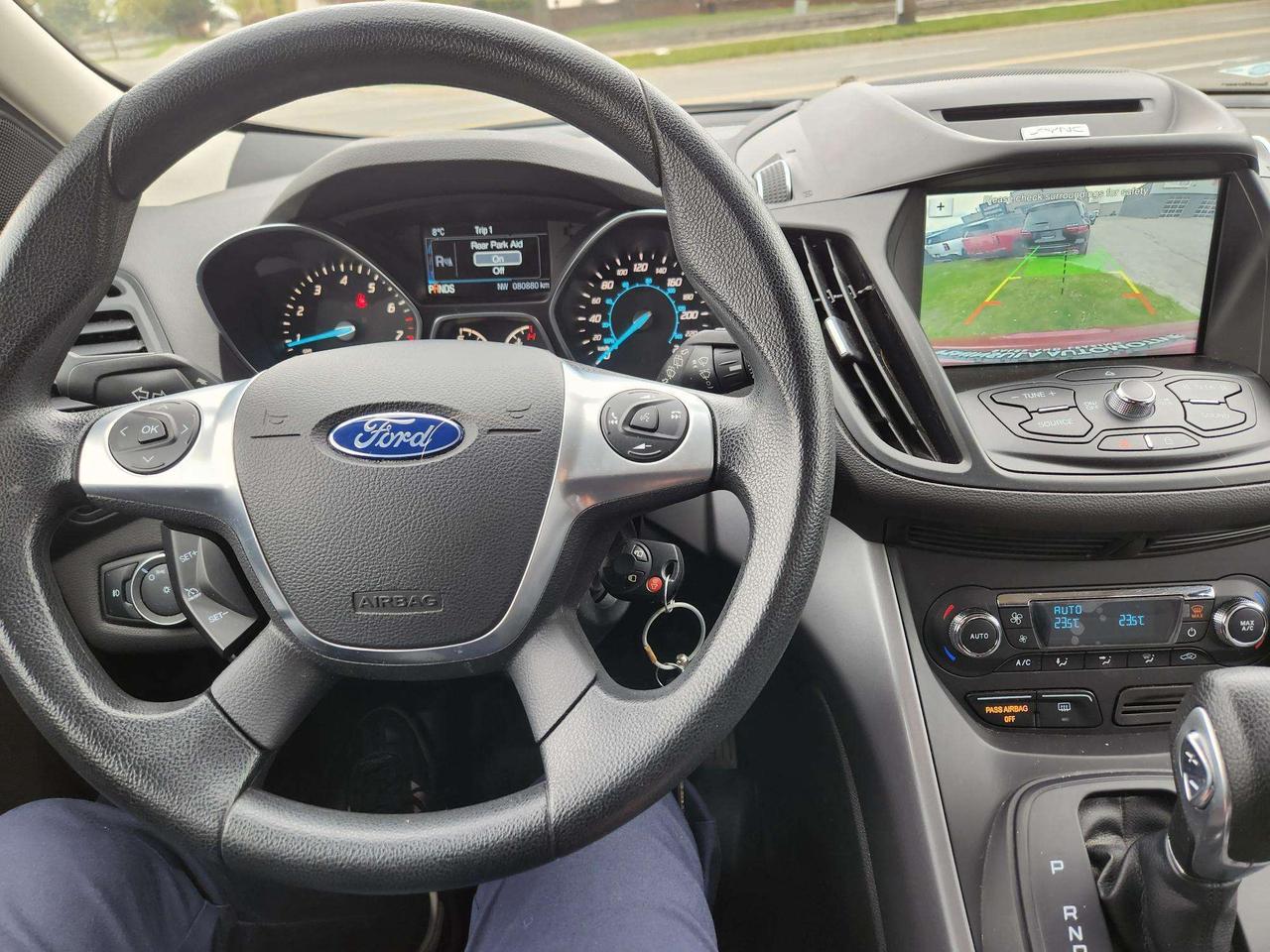 2016 Ford Escape SE 4WD, 201A PKG, NAVIGATION, NEW TIRES Photo2
