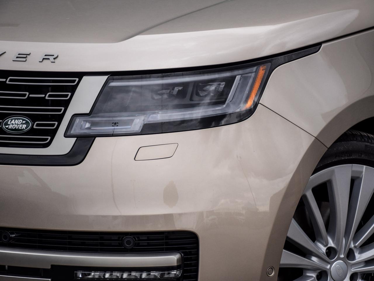 2025 Land Rover Range Rover P400 SE SWB Photo
