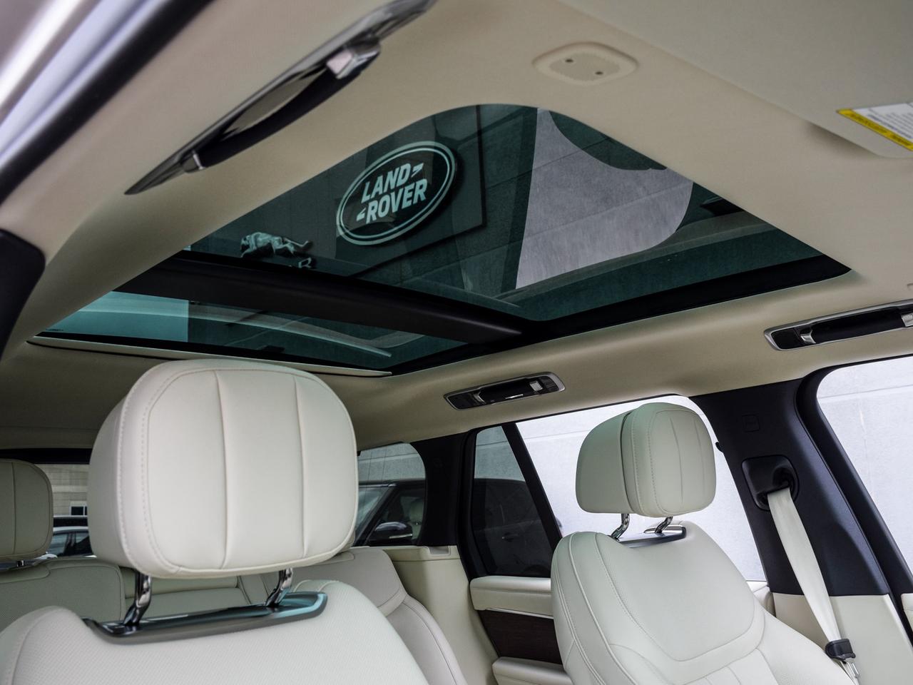 2025 Land Rover Range Rover P400 SE SWB Photo
