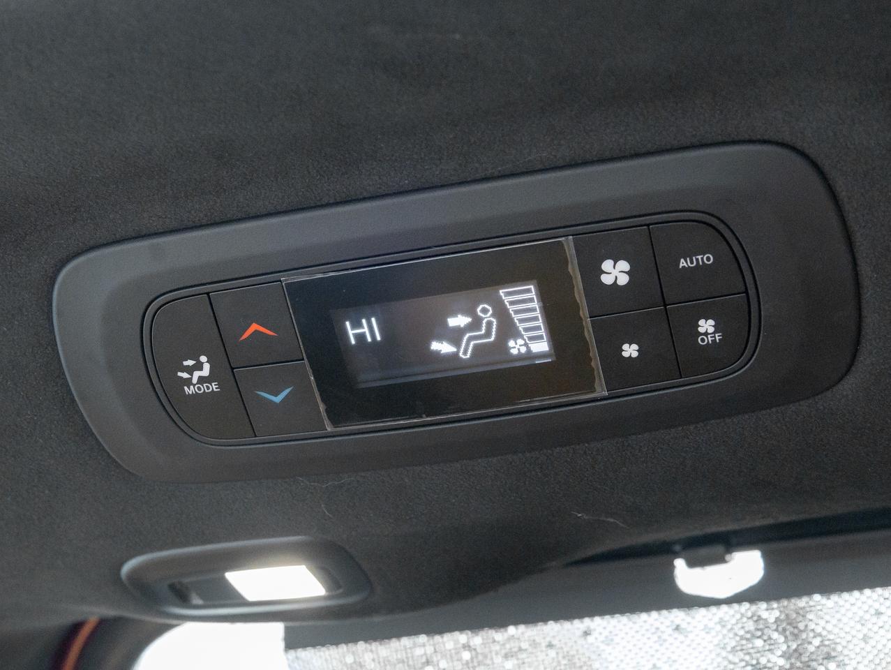 2023 Chrysler Pacifica Hybrid Pinnacle – Plug-In Hybrid   Loaded   Panoramic Roo Photo