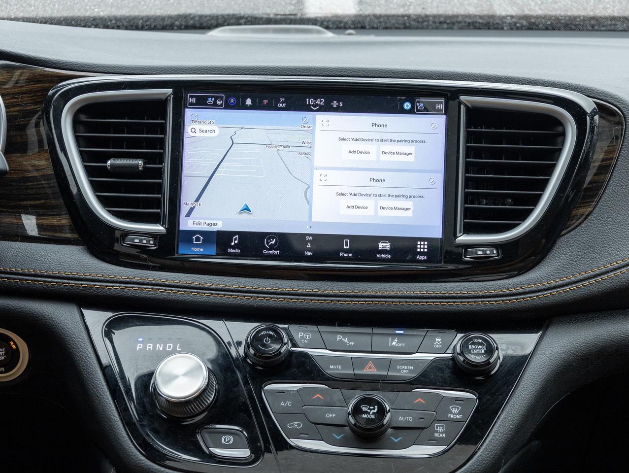 2023 Chrysler Pacifica Hybrid Pinnacle – Plug-In Hybrid   Loaded   Panoramic Roo Photo