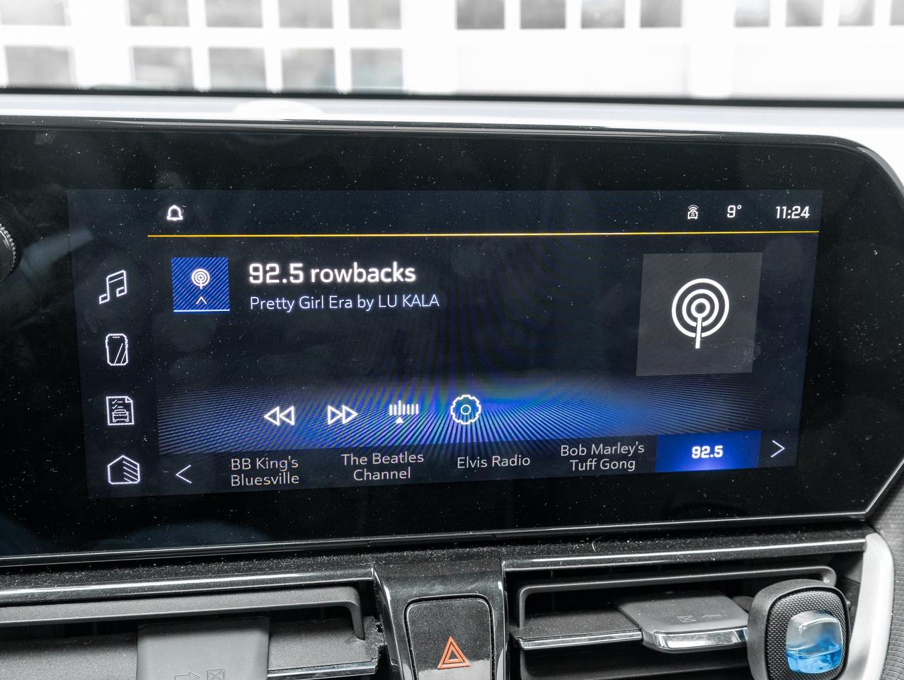2024 Chevrolet TrailBlazer AWD – True North   Sunroof   Heated Seats Photo