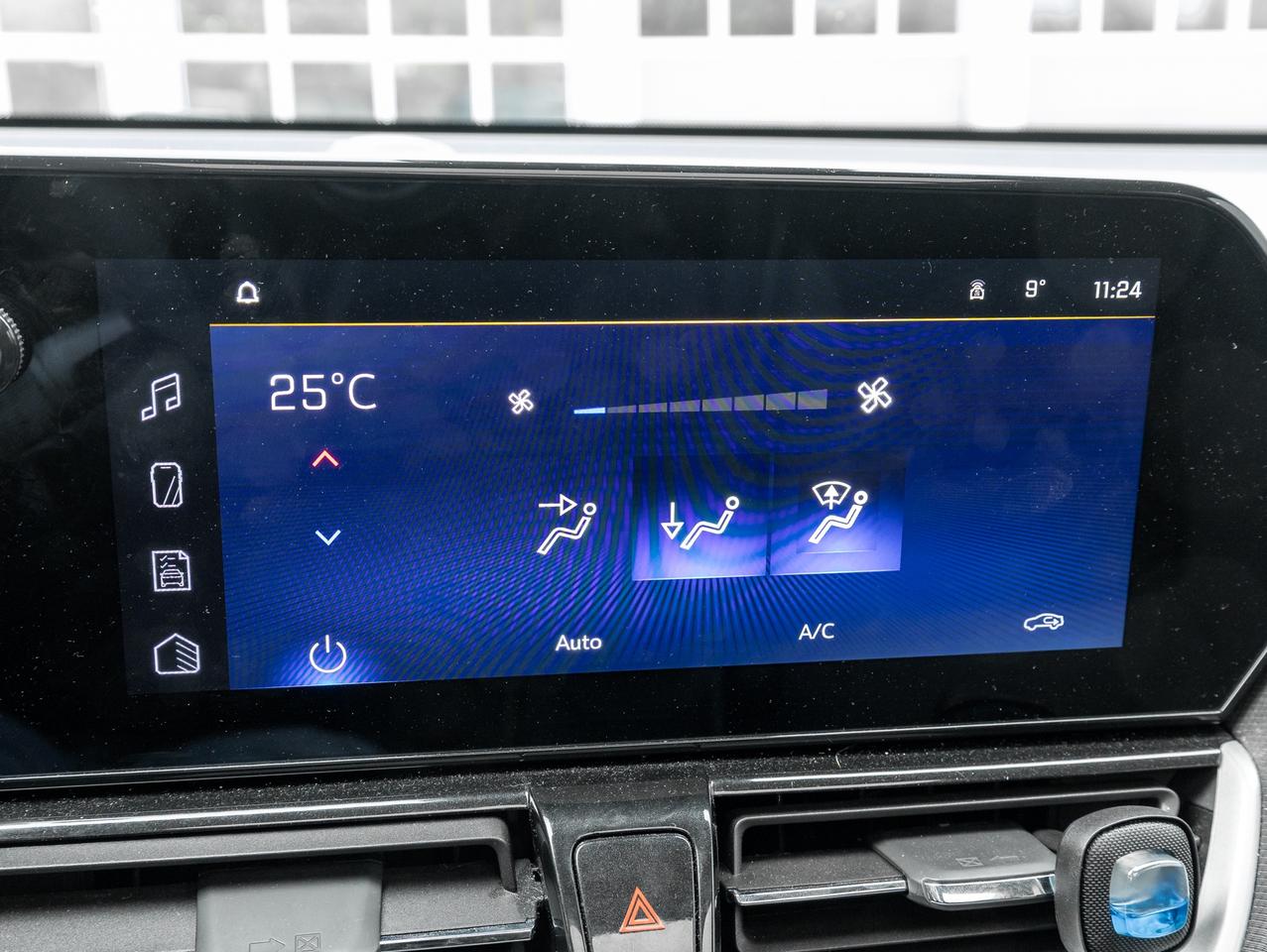 2024 Chevrolet TrailBlazer AWD – True North   Sunroof   Heated Seats Photo