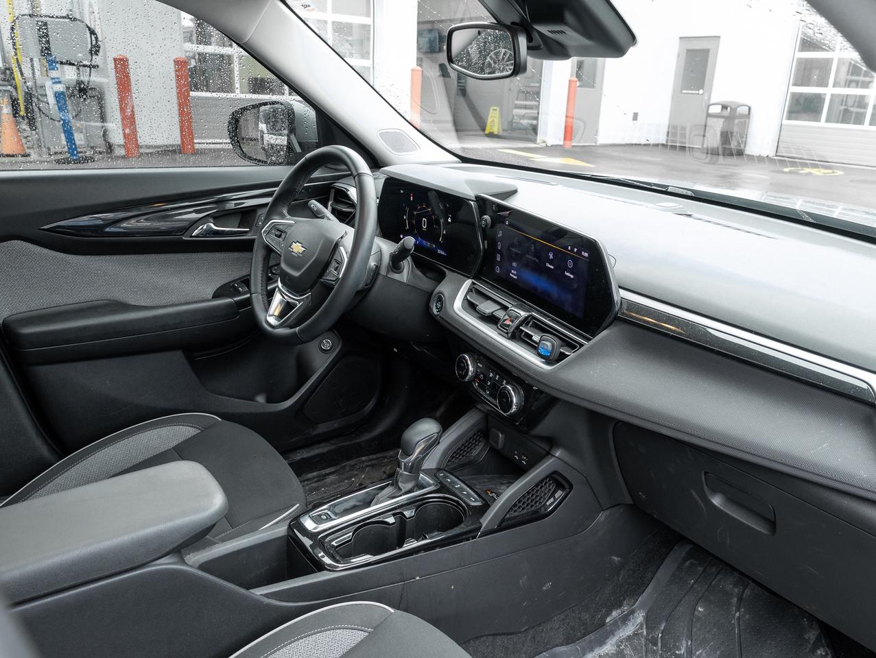 2024 Chevrolet TrailBlazer AWD – True North   Sunroof   Heated Seats Photo